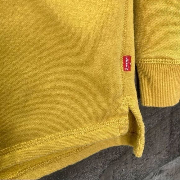 Levi's Long-Sleeve Camo Logo Crewneck Sweatshirt - Picture 7 of 9